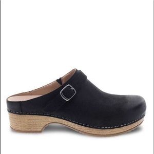 DANSKO • Berry Burnished Nubuck Leather Clogs Sz 36 US 6 Black